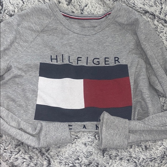 Urban Outfitters Other - Tommy Hilfiger crop top